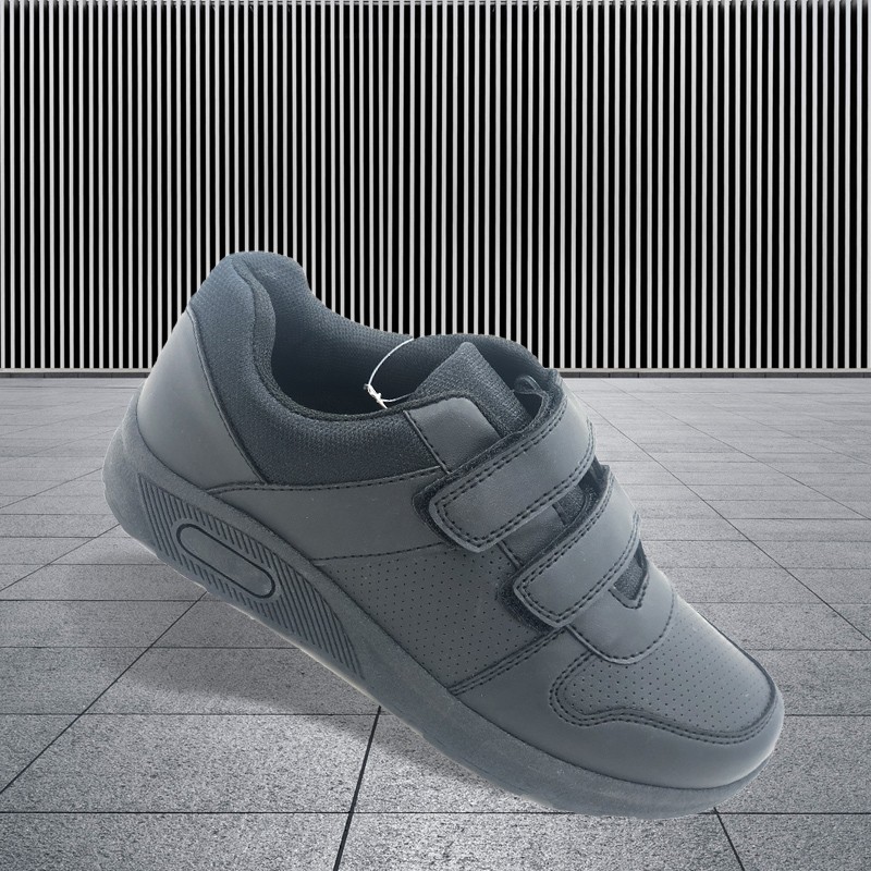 Sports shoes