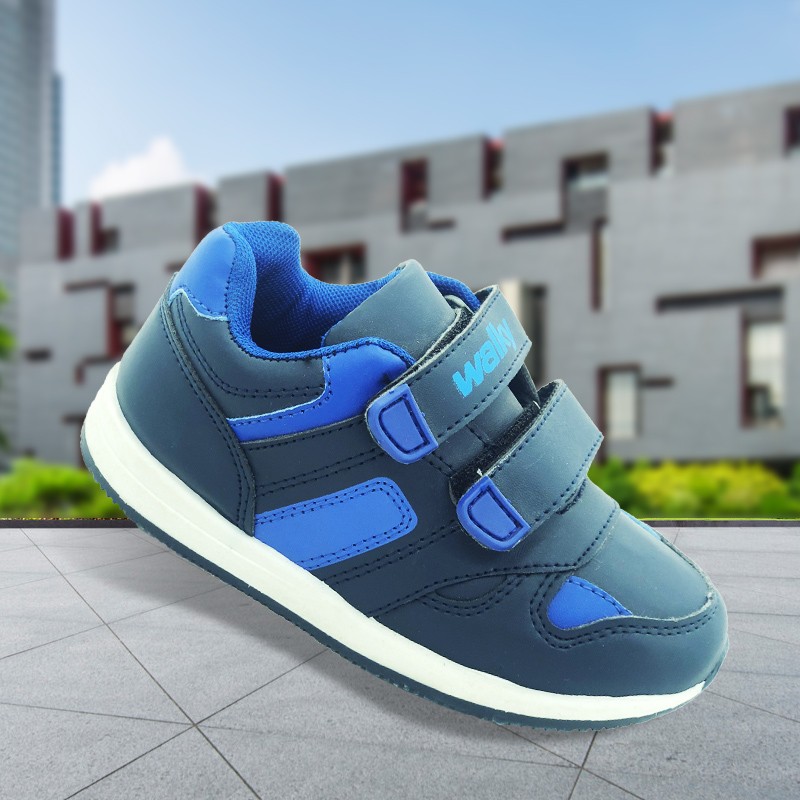 Sports shoes