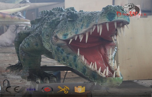 real life size crocodile simulation with movement