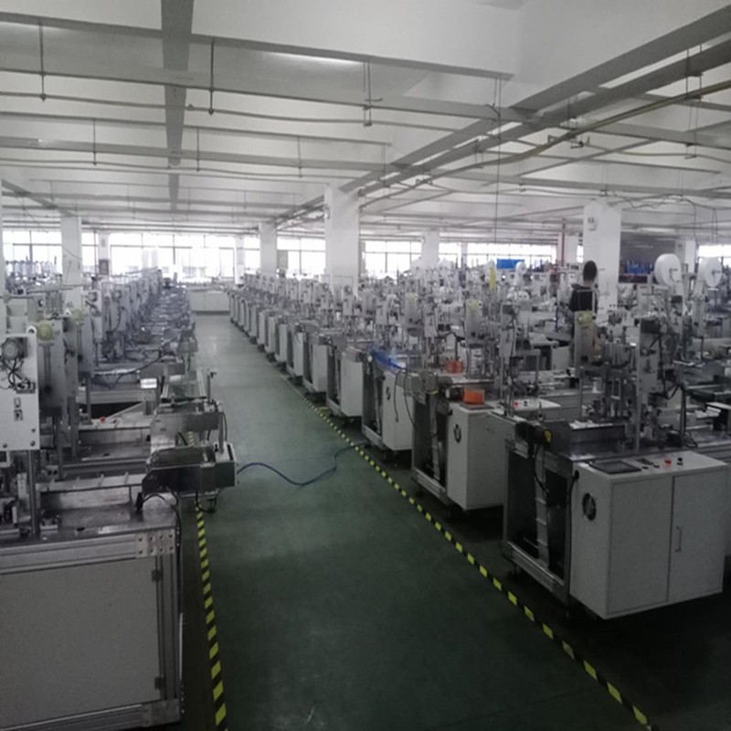 Civilian masks and medical masks fully automatic one-towed one-plane mask machine