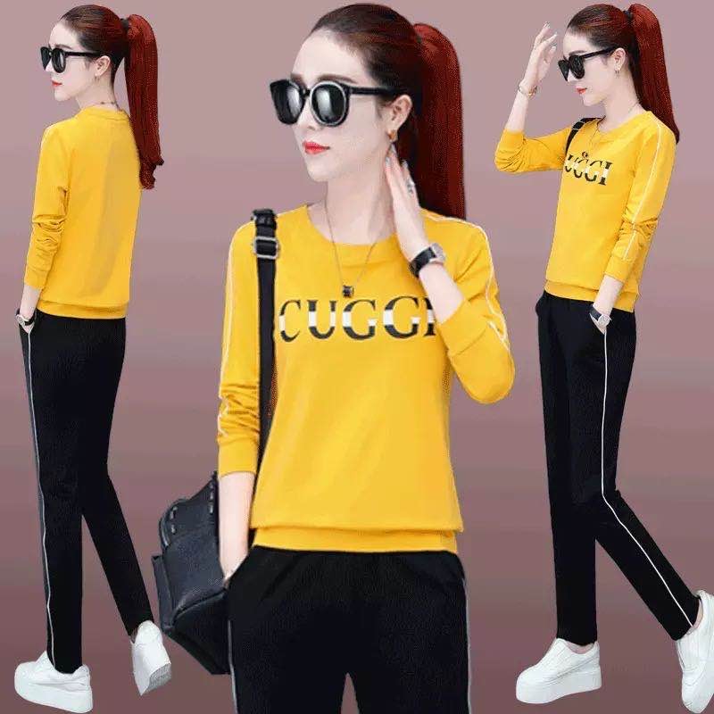 A two-piece hoodie for a new 100% cotton sports casual suit