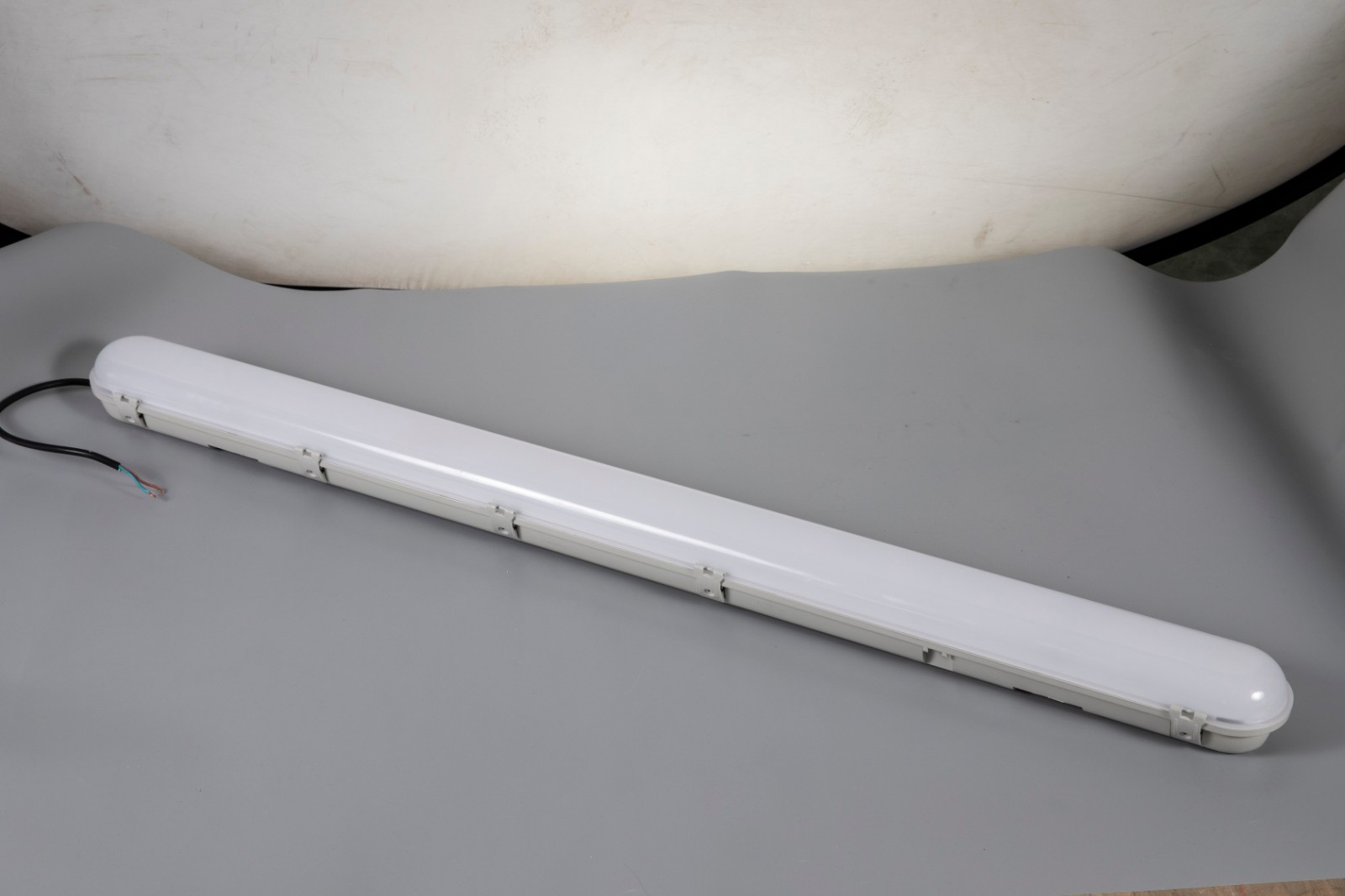 Led three-proof lamp European quality moisture-proof, dustproof and anticorrosive lamp